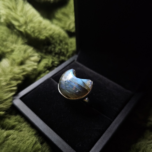 Jewelry - Large Crescent Moon Labradorite Silver Ring